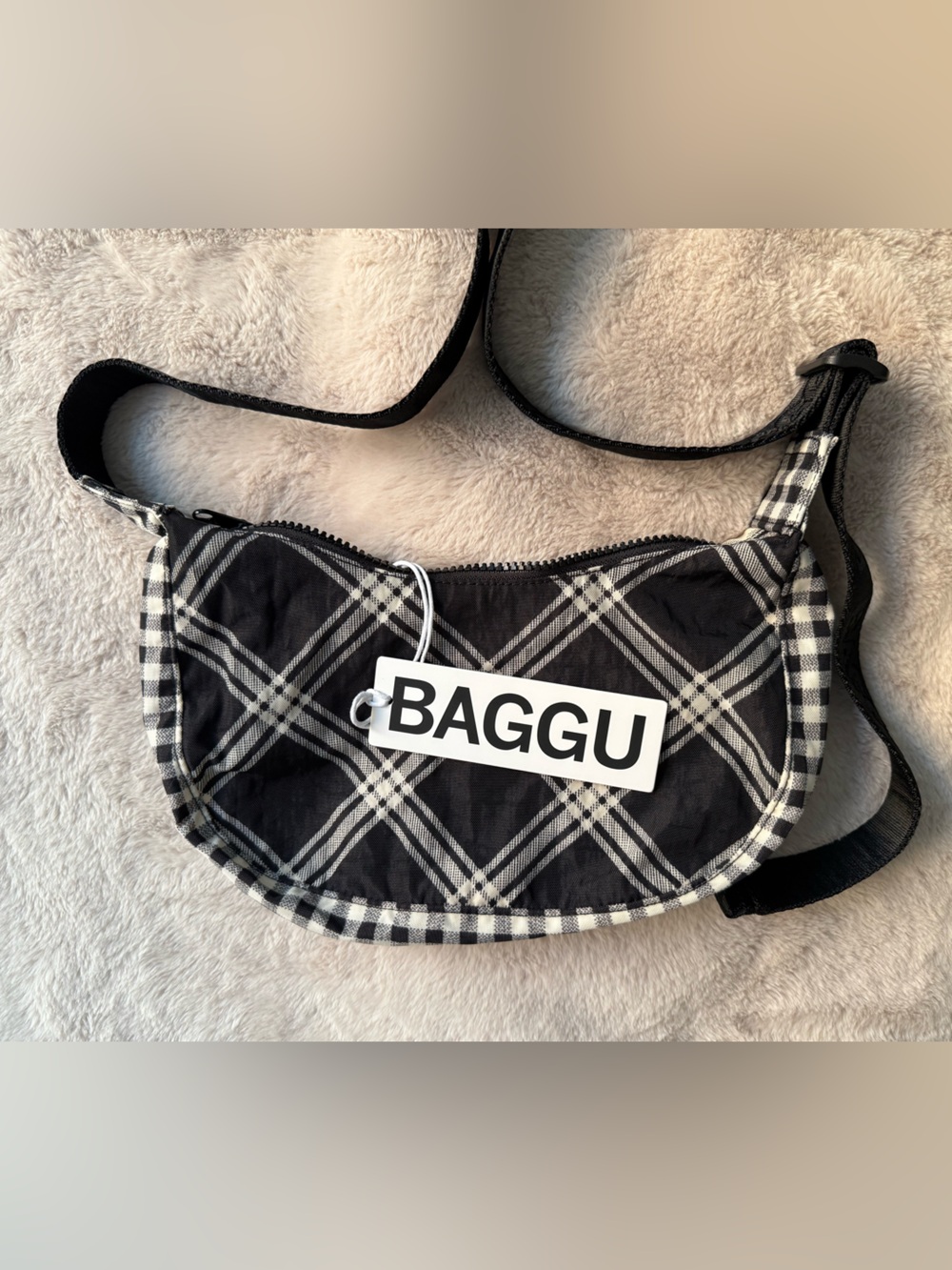 NWT BAGGU Small Nylon Crescent Bag Mixed Plaid